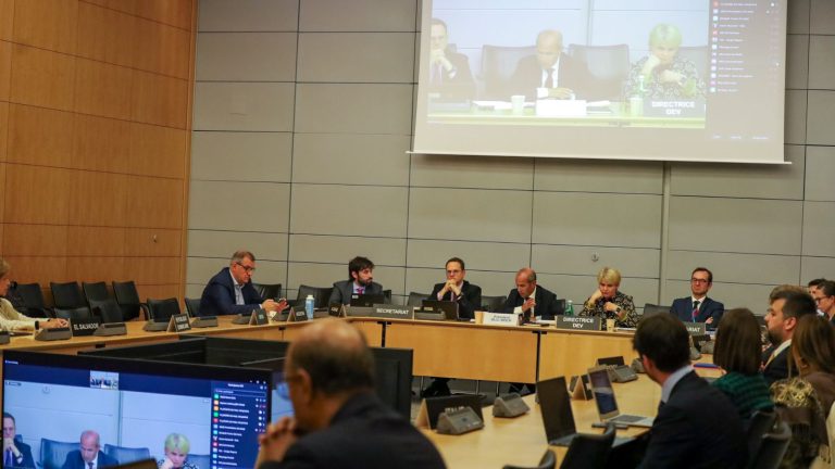 Panamá sale de la lista gris del GAFI